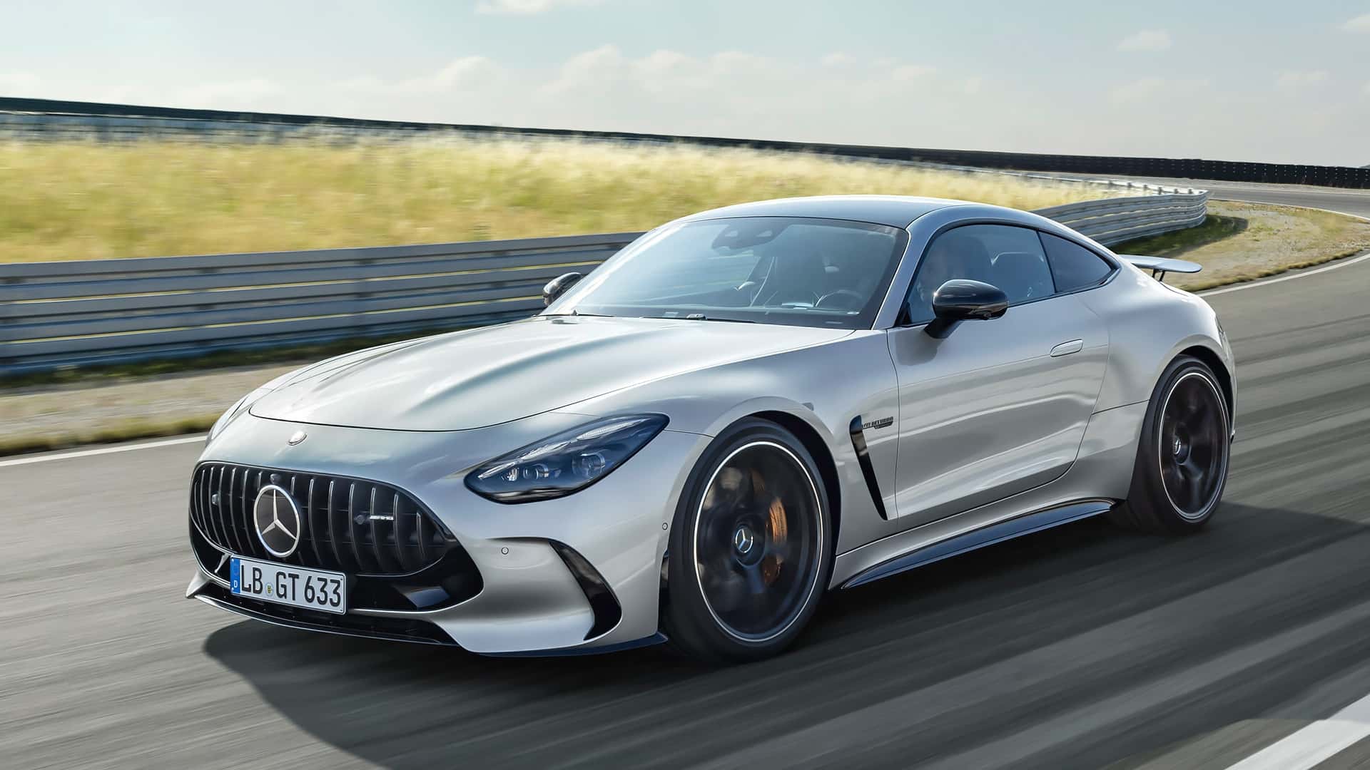 MercedesAMG GT 2024 nadi V8, 577 hp, 800 Nm, konfigurasi 2+2, sistem